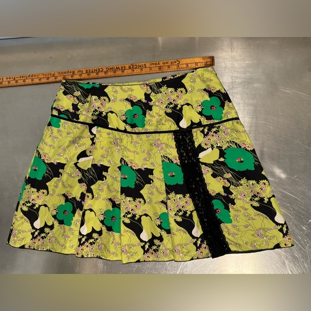 Tristan & Iseut - vintage silk pleated bright floral mini skirt - Picture 3 of 10